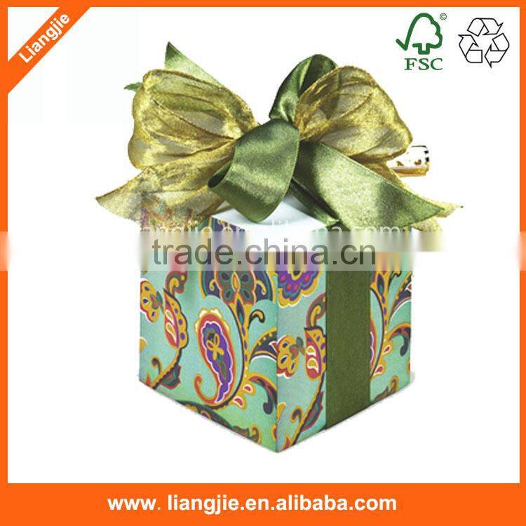 wooden pallet with memo cube,note block with wood pallet