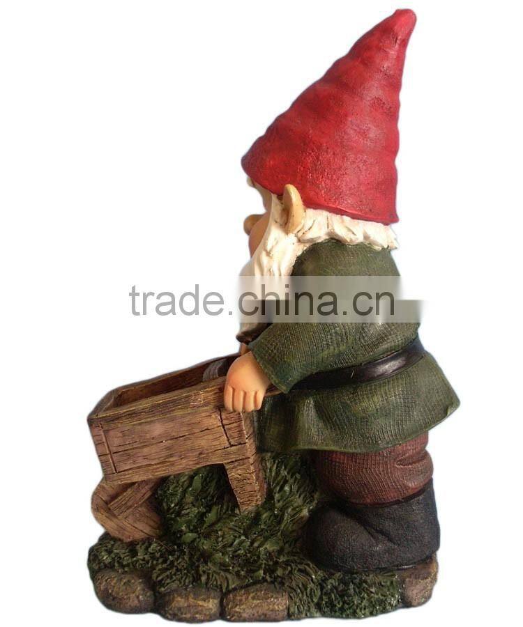 Popular cute fiberglass resin gnome life size garden statues with squirrel
