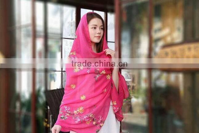 2017 hot sale spring summer scarves cotton folwer embroidery hijab Scarf for muslim woman