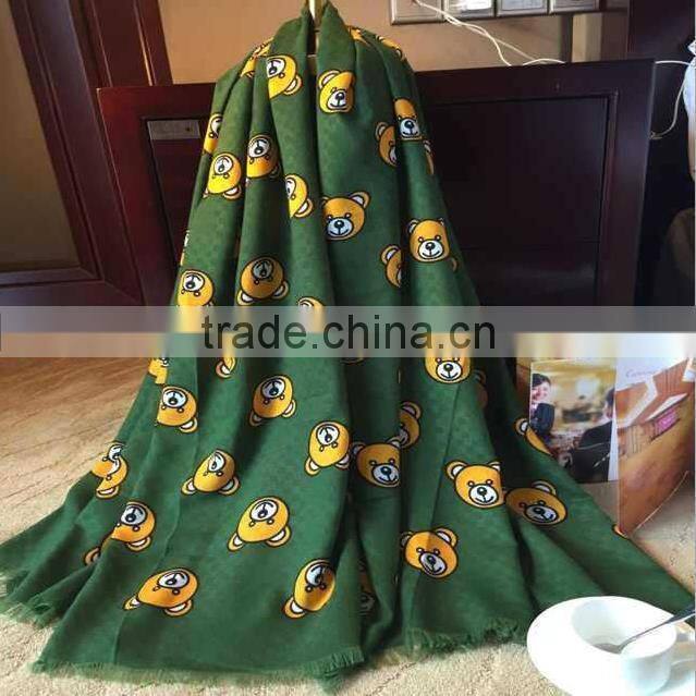 New Design Ladies Fashion Fringed Little Bear Printed Cashmere Poncho