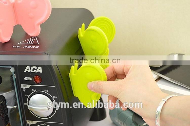 Kitchen butterfly heat insulated/resistant dish holder