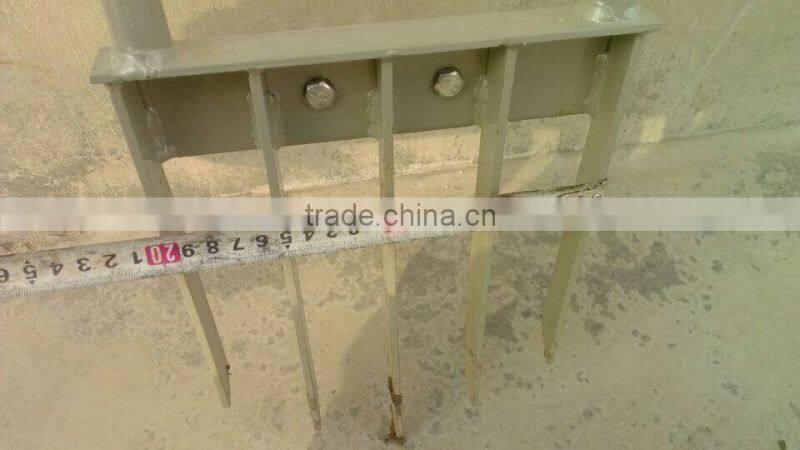 Simple garden tools--manual scarifier