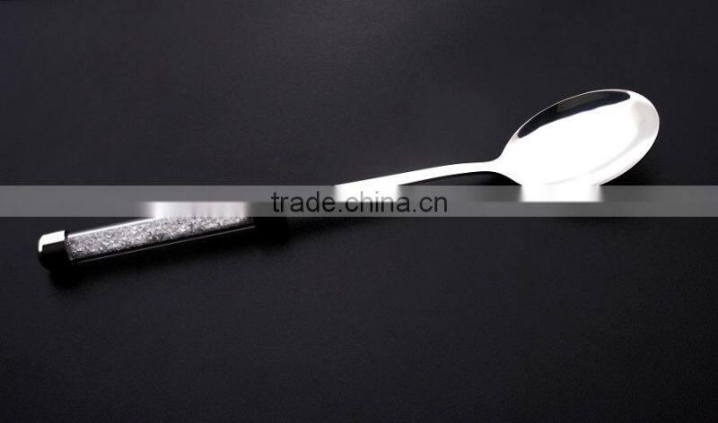 new design arrival customed food safety stainless steel 18/8 plastic dinnerware set of 4 pieces with crystals in the handle