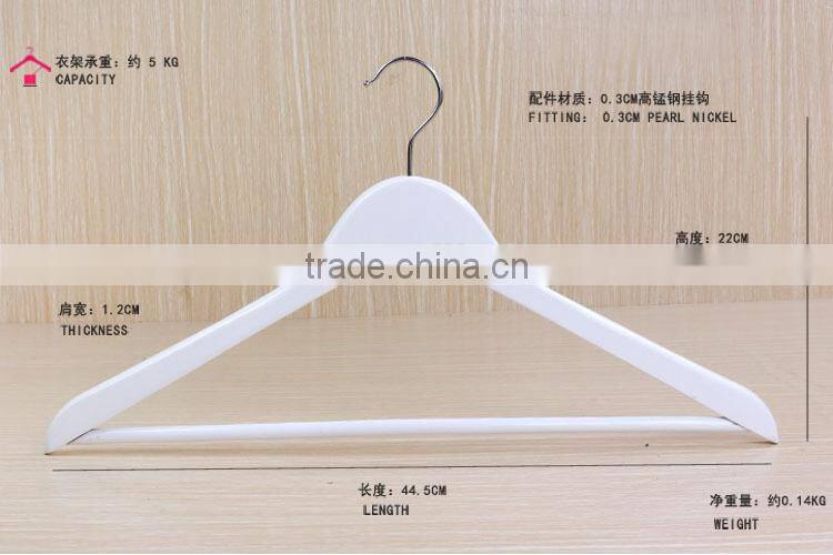 Delicacy closet wooden white clothes hangers with bar