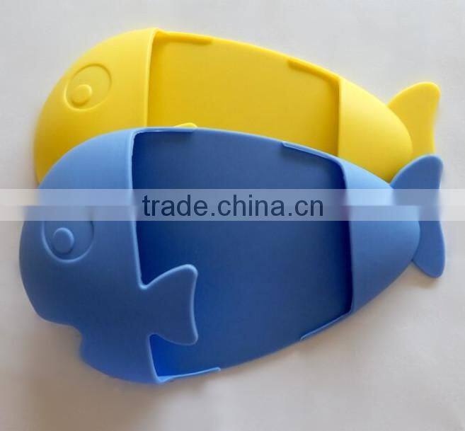 New design FDA approved oven glove, fish shape silicone heat insulation gloves