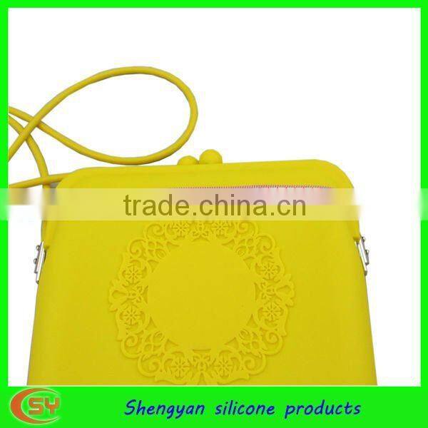 2012 newest Casual design silicone rubber bag with zipper and long strap for girls