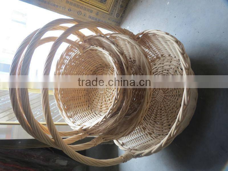 The set of 4 round willow flower basket with long handle