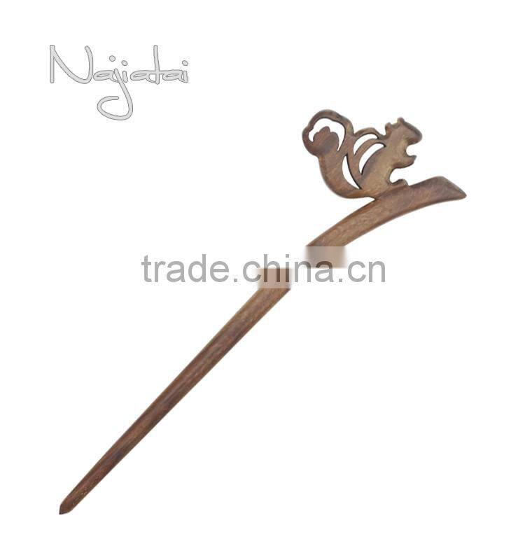 Small Squirrel Japanese Magic Vintage Wooden Hair Stick