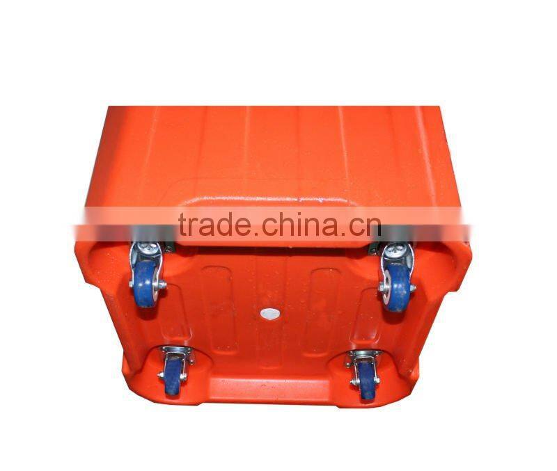 Various insulated storage container for soup