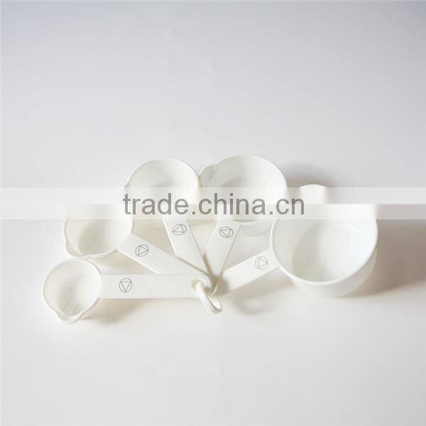 Fancy design high quality plastic measuring cup