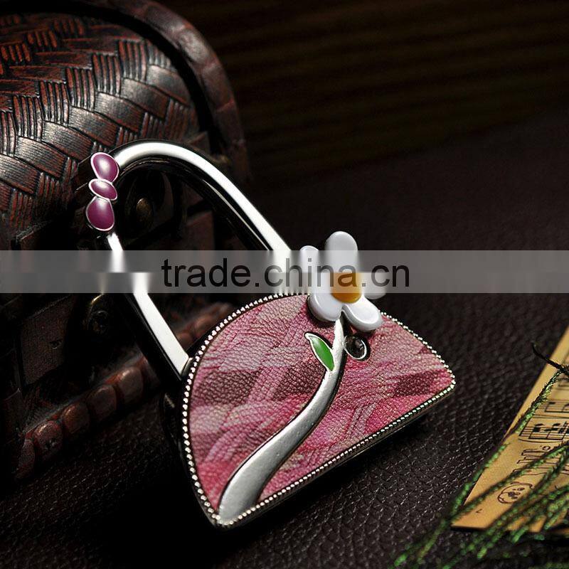 High quality folding metal bag hanger with diamond