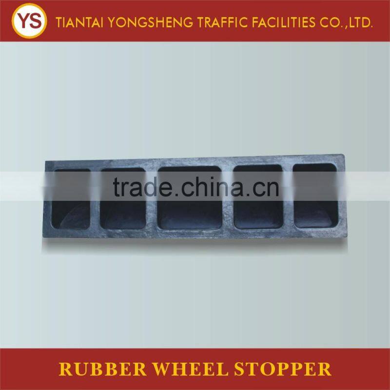 Customised Rubber Car Truck Parking Wheel Stoppers with Warning Words