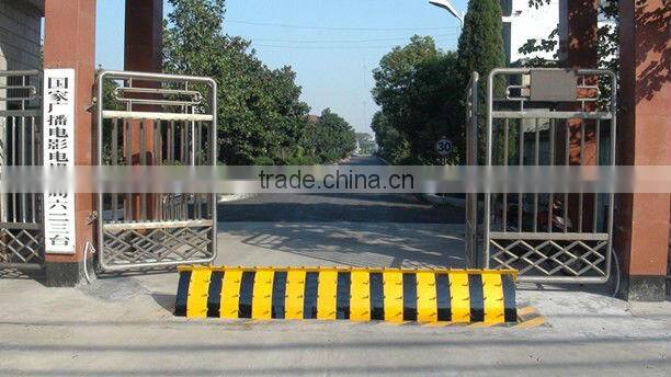 semi-automatic vehicle access control hydraulic roadblocker machine on sale