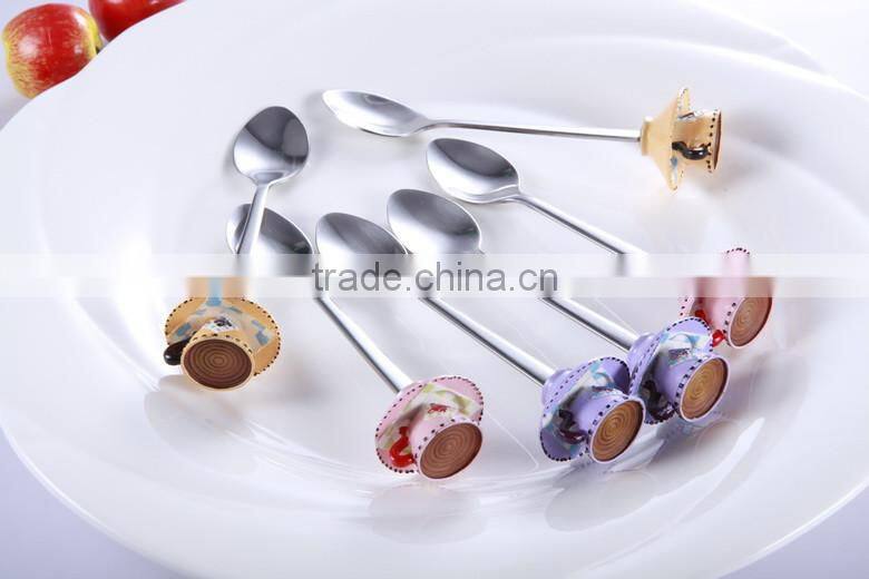 Strawberry polyresin handle stainless steel cutlery set