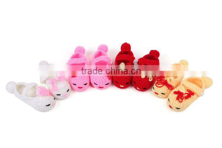Pompon and Cute Cat Style Crochet Pattern Free Baby Shoes