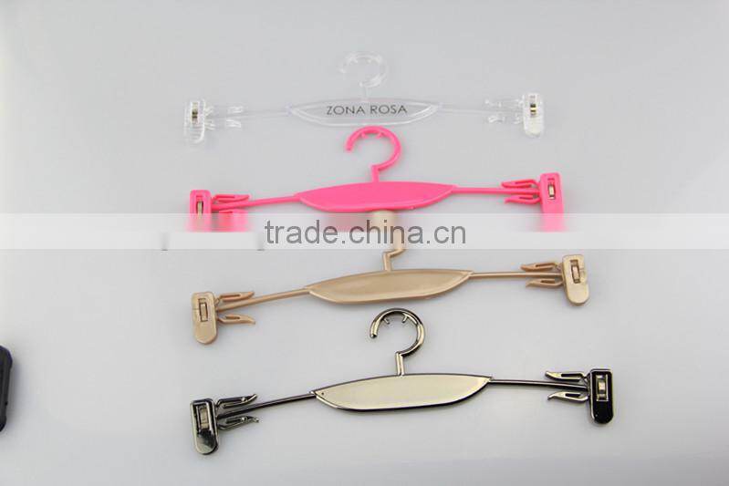 LM825 plastic small underwear hangers