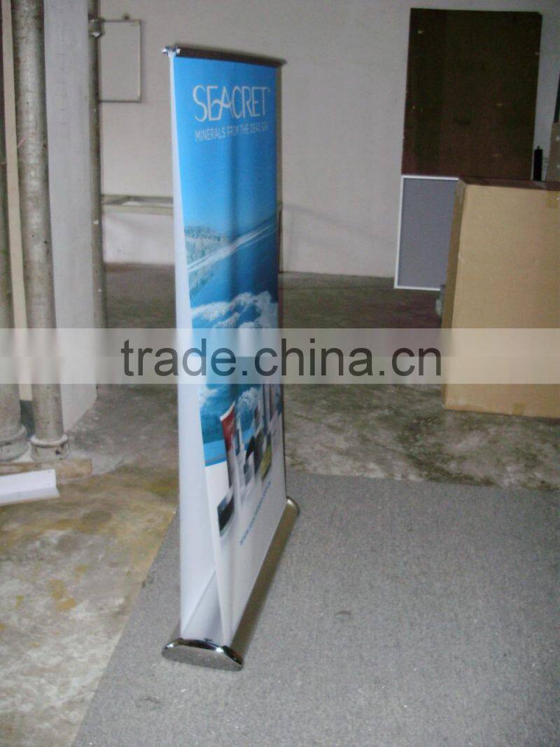 Custom aluminum retractable roll up banner