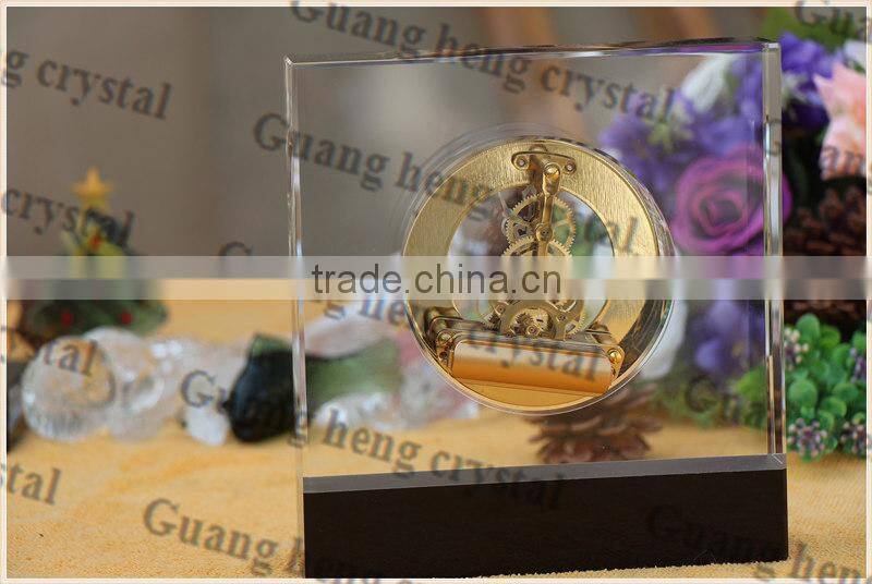 2015 New Design Crystal Desk Clock