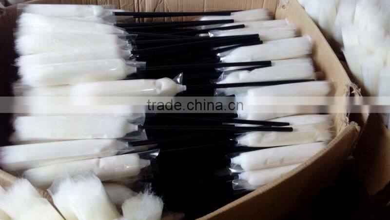 long handle cleaning duster