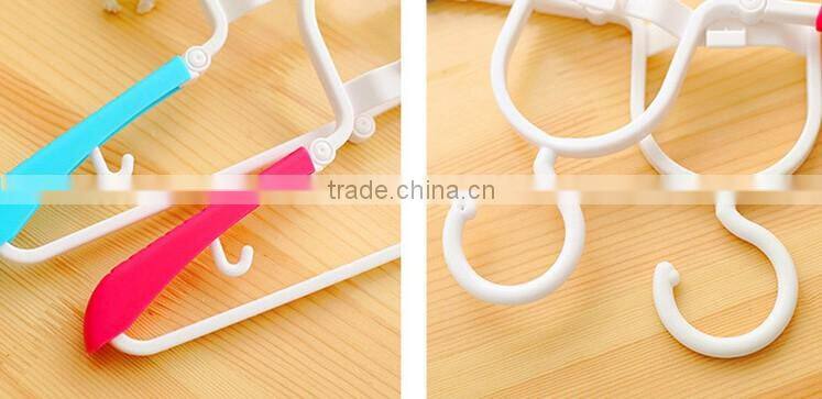 Magic Home Travel Portable Folding Plastic Clothes Hanger Shirt Drying Rack Hook