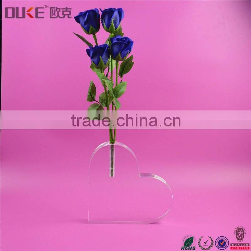 fashion design heart shaped clear acrylic vase