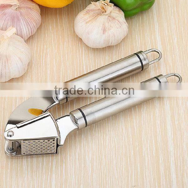 Garlic Crusher Made of Stainless Steel Mince Professional Garlic Press, silicone Crusher with Garlic Peeler