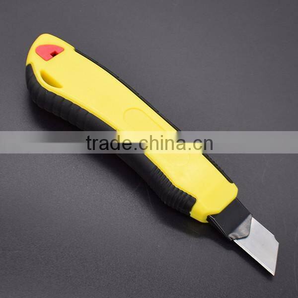 high quality double 18mm blades co-molded safety cutter knife