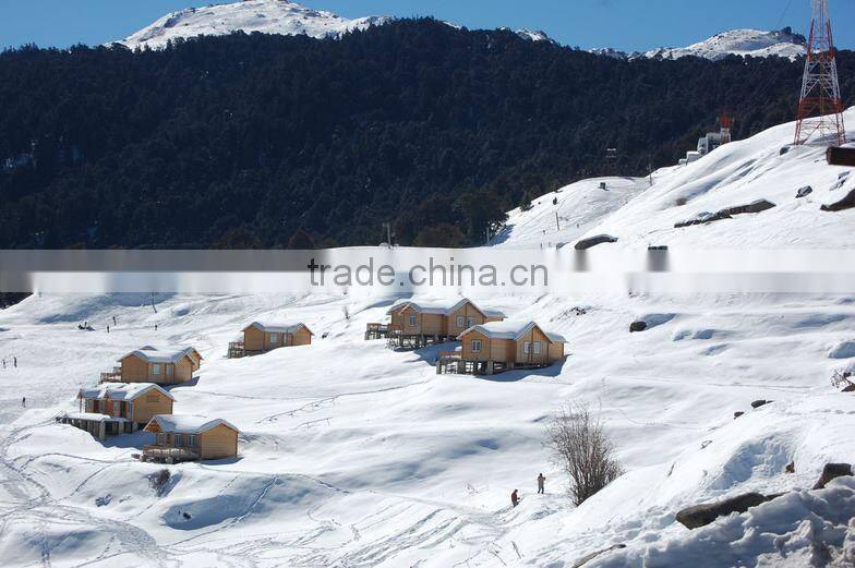 2015 New Design Prefab Wooden House with Terrace for Skiing Resort