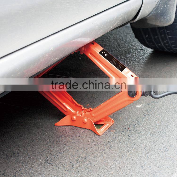 Strong scissor jack with carry bag