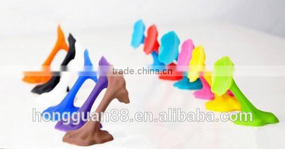 2015 Dongguan new design Hot selling Silicone Sucker Stand Holder/Silicone side Sucker/silicone holder
