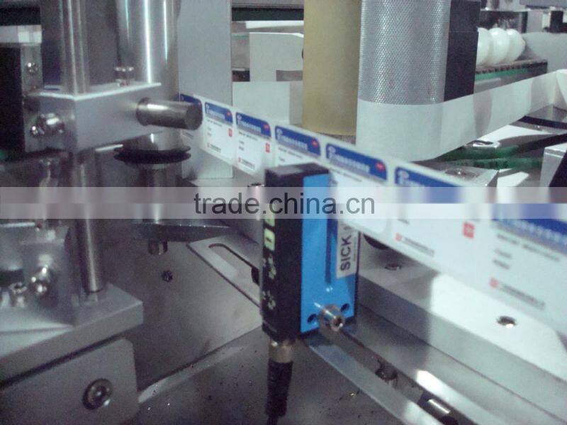High speed little flat bottle labeling machine