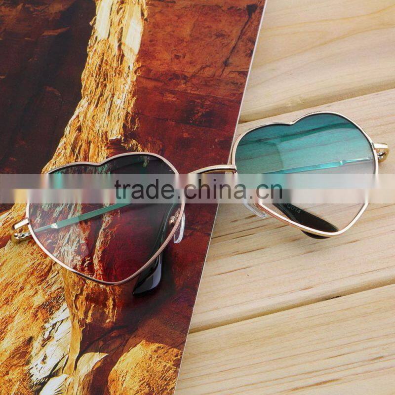 Hot Retro Girl UV400 Metal Frame Heart Shaped Sunglasses Gradient Shades Lens