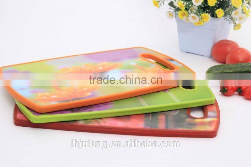 Useful Plastic chopping board/Non-slip plastic chopping board for kitchen