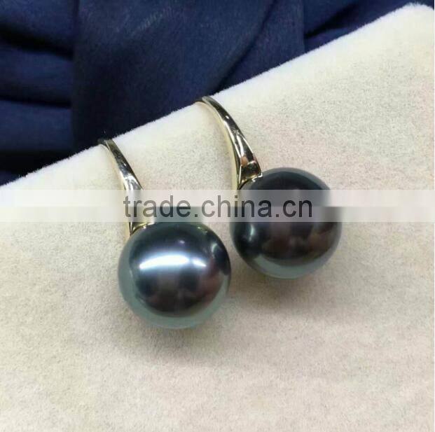 Tahitian pearl Earrings with 14K Golden Clasp