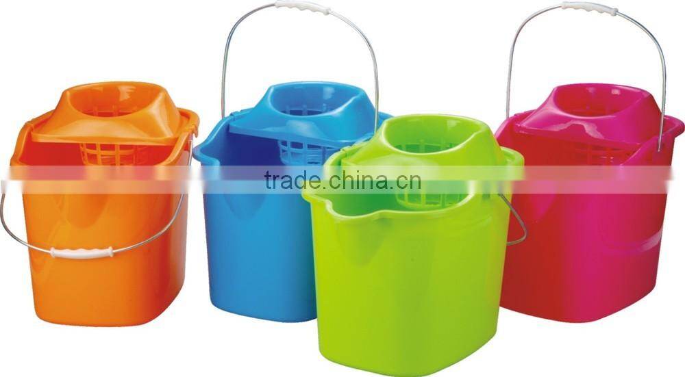 Price plastic cleaning mop bucket with wringer and wheels
