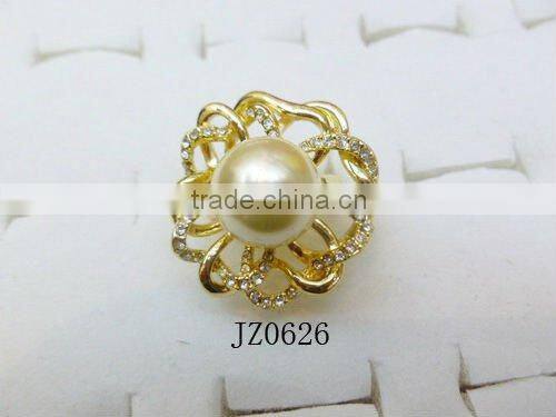gold finger flower shape pearl ring