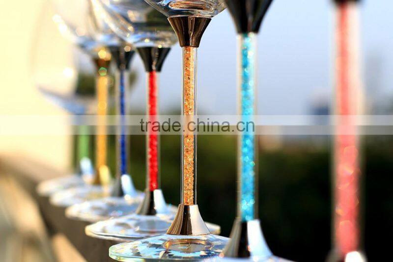 Globet champagne glass with metal and crystal rhinestone element