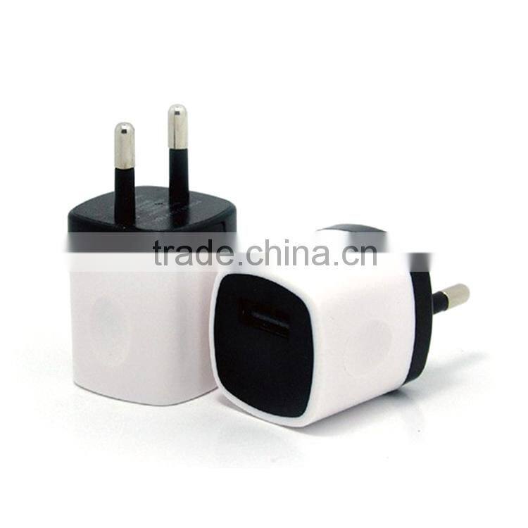 High efficient conversion 2.1A portable 4 port universal usb fast charger