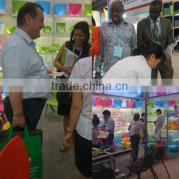 Door type plastic storage barrels, with handle