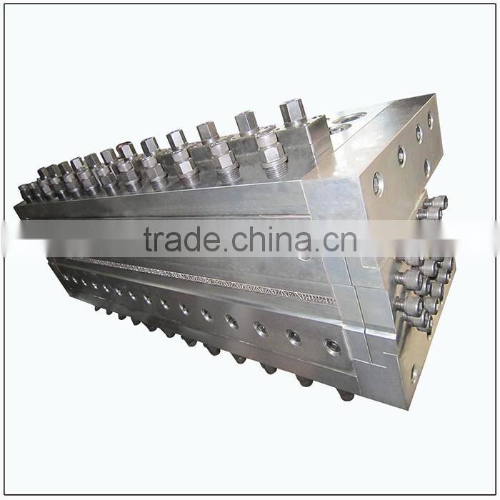 The lowest price PP hollow grid board plastic extrusion mould