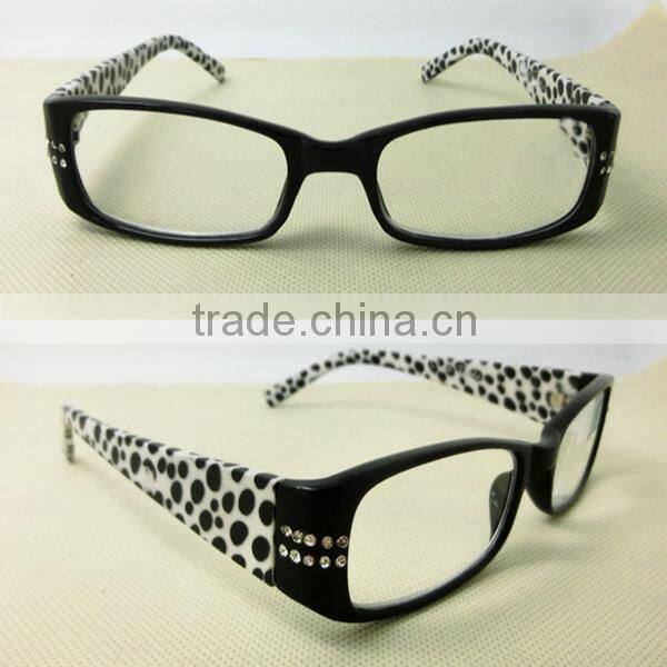 woman reading glasses , personal reading glasses,readingglasses with diamond