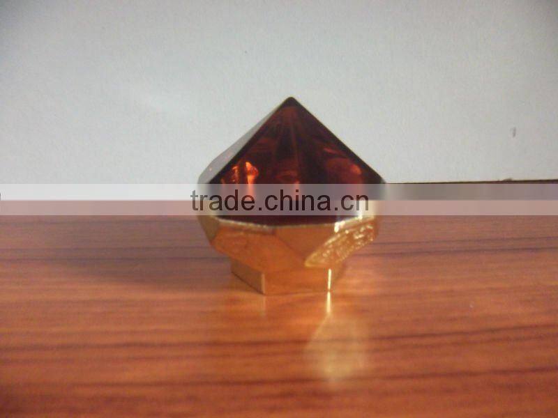 Zamac perfume bottle golden cap
