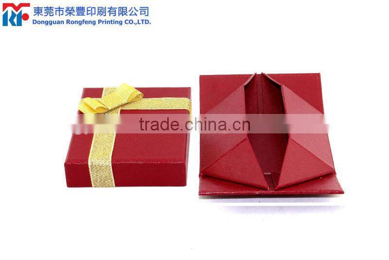 Luxuruy folding box with bowknot