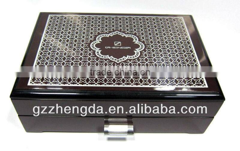 High quality customized made-in-china Varnished Wooden Box with Metal Plate