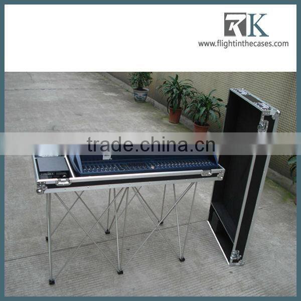 DJ mixer case for dj in a practical set with dynamic microphone in China factory