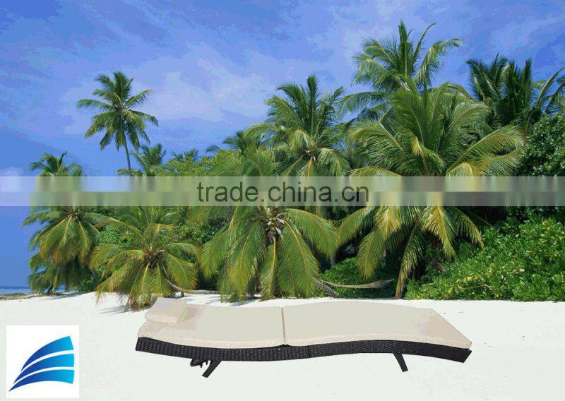Outdoor lounge adjustable recliner rattan Beach Chair with cushions