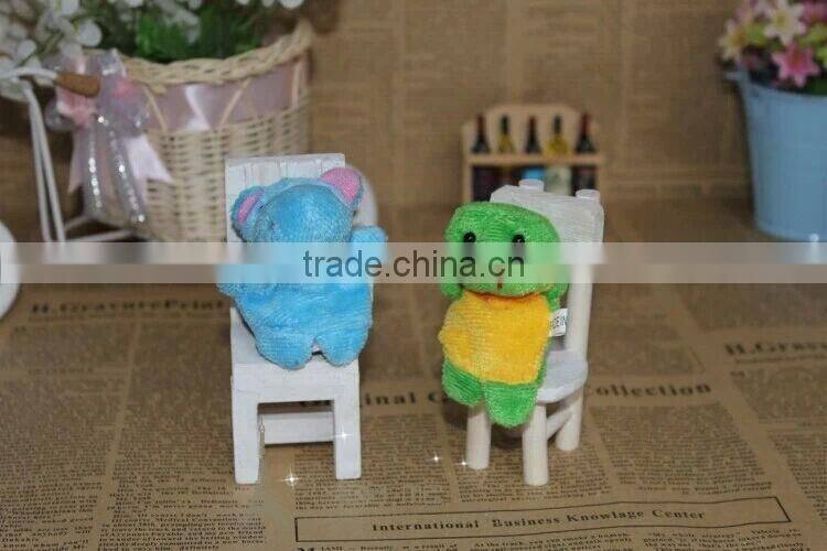 Do the old ZAKKA wooden mini chair toy