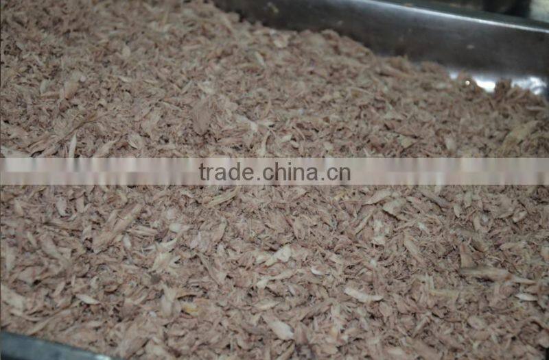 Boneless and clean fish food flakes on sale