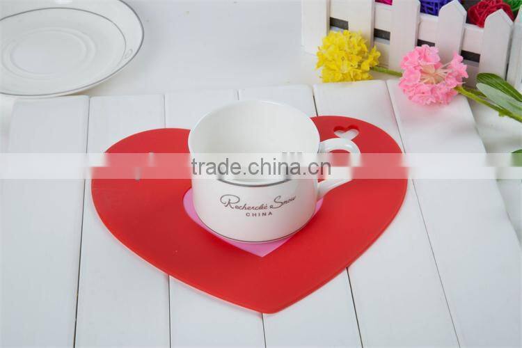 Custom silicone coasters heart shaped colorful silicone pot coaster