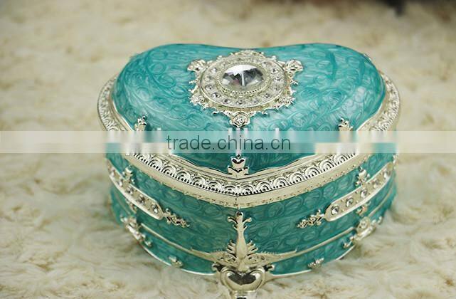 luxury handmade custom heart shaped sliver plating European style lead tin zinc alloy metal jewelry box accessories gift box